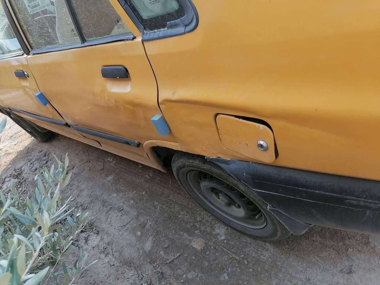 السلام عليكم. سايبا موديل ٢٠١٣  رقم قاسية سنويه لل ٢٧ محرك وكير نظيف تخم تاير. مصفره خط وبحث وغرامات. الفان شغال تبريد ما اعرف نقصه. مكان السيارة بابل الشوملي مركز شرطة الفرات السعر ١٧ وبيه مجال . موبايل ***********
