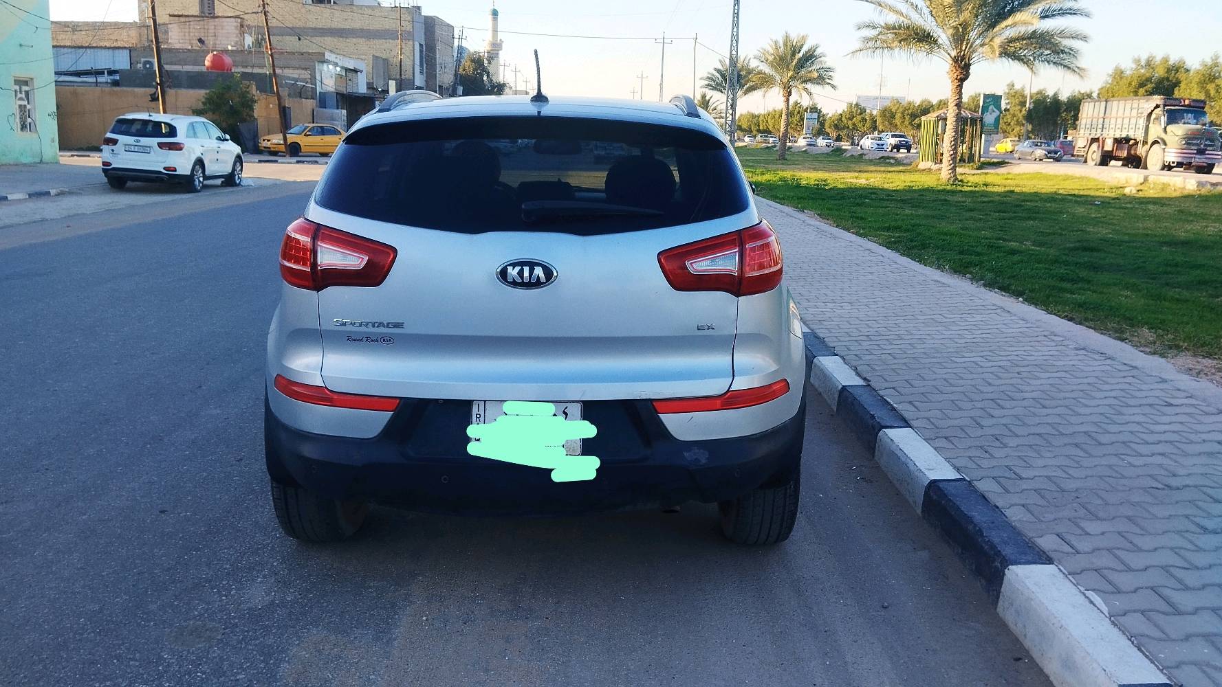 كيا سبورتاج 2013 وارد أمريكي  واحد على واحد 

✔️ محرك 2400

✔️ فتحة سقف بانوراما

✔️ جلد + شاشة لمس + كاميرا خلفية

✔️ حساسات + بصمة + مثبت سرعة

✔️ مري شفط +كشن كهربائي تبريد تدفئة بالكشنات 

🔧 الحالة:

•ماشية 133ألف وارد كلين

•صبغ فقط الجزء الأسفل من باب الصدر بسبب دحجة بسيطة
•الچاملغات الأمامية بيهم بارد مقدار شبر (سمكرية 100%)

باقي الجسم نظيف

📄 رقم ألماني – بغداد

📍 الموقع: النجف