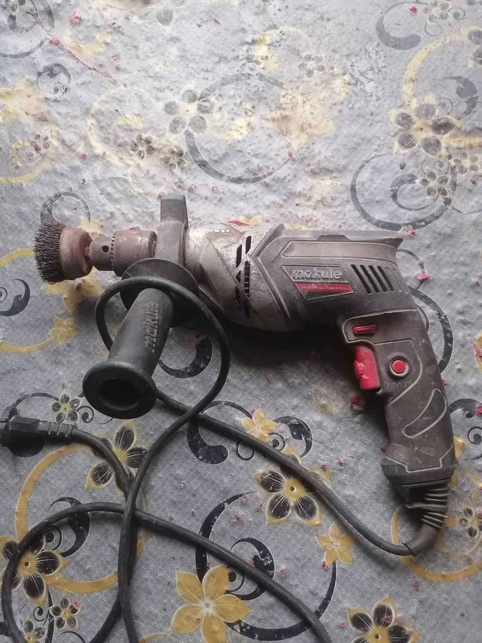 السلام عليكم دريل يستر قاصوصه مال خشب اثنيناتهن شغالات هذا رقمي ***********

