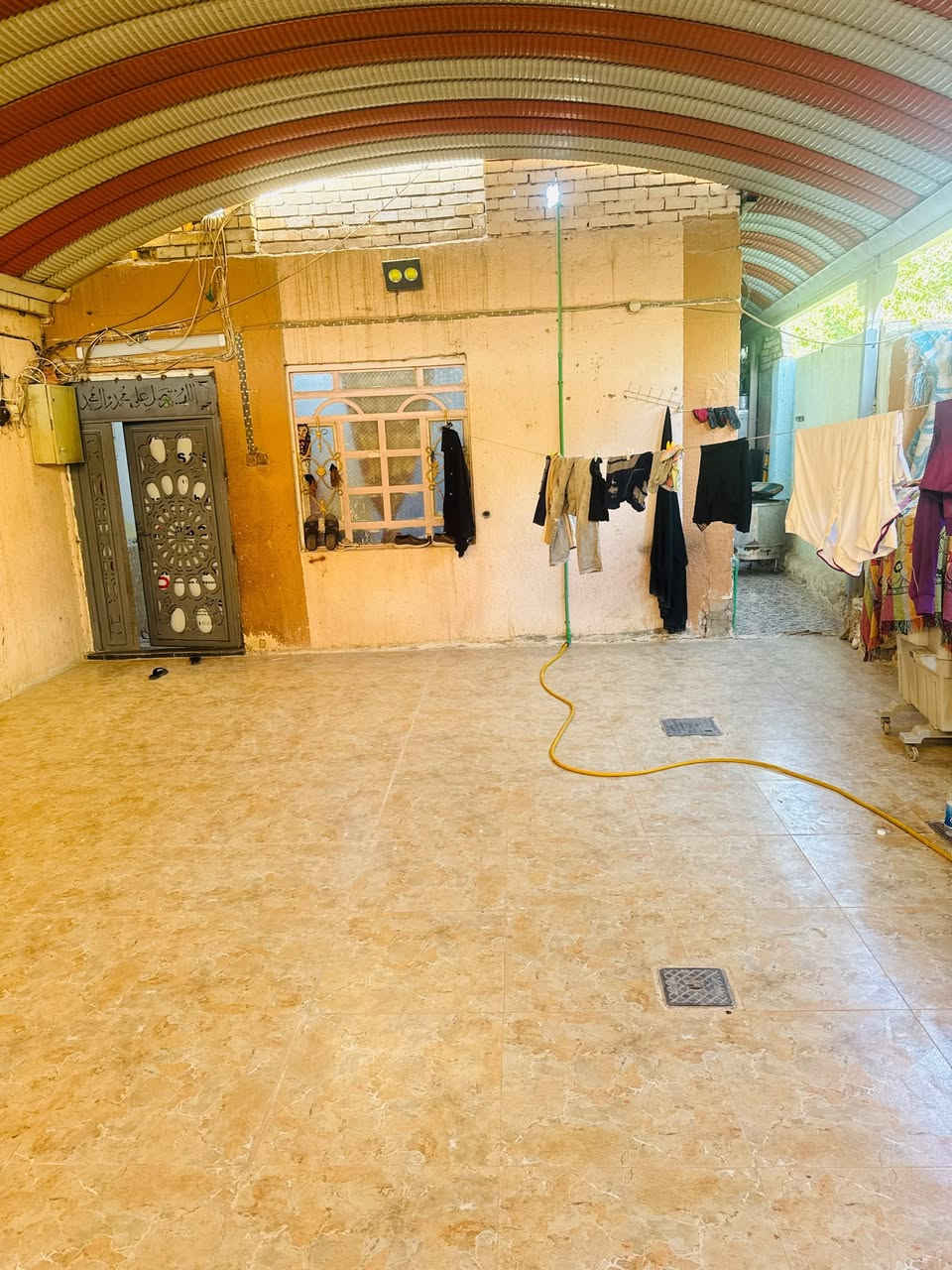 دار للبيع المساحة ٦٠٠ متر يصلح حسينية  طابو زراعي سند ٢٥ مداور مباشر على طريق كربلاء نجف طريق ياحسين عمود٢٧٠ يبعد ٢٥ متر عن طريق الزوار
متوفر كافة الخدمات ماء اساله كهرباء مولده أسواق للإستفسار اتصل ***********

