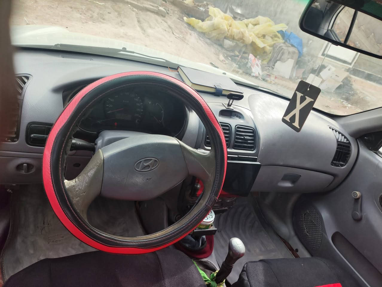 فيرنه اكسن موديل 2004
رقم جديده وهزه جديده رقم بابل سياره سعرها 40وبيها مجال قليل مكان سياره شارع 80 تبريد شغال

***********
