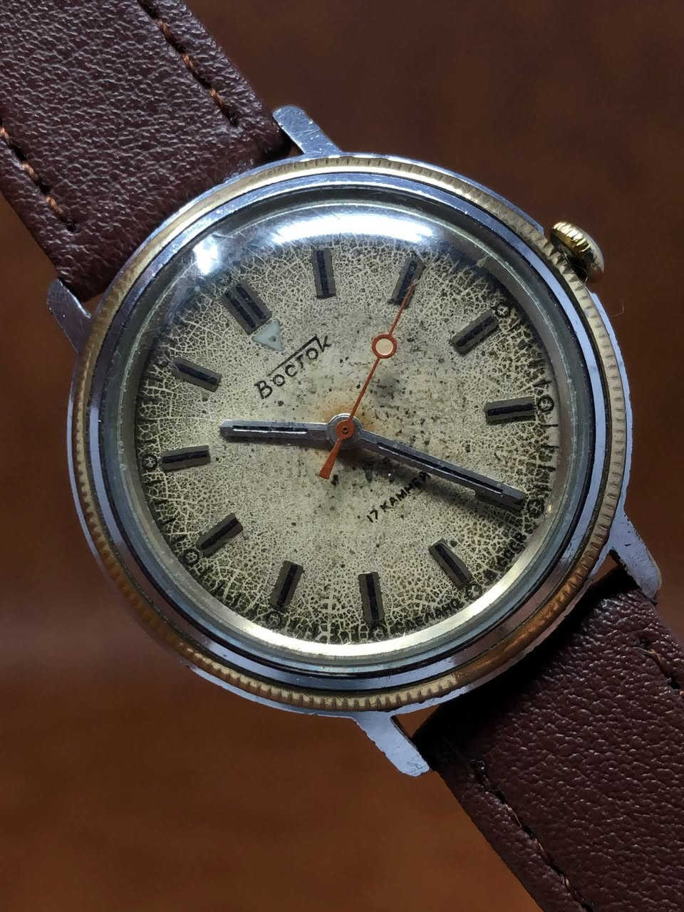 الماركة : Vostok - Восто
الماكنة : روسي
•••••••••••••••••••••••••••••
مادة الصنع : ستانلس ستيل 
الصنع : روسيا 1960- 1980
* صُنعت خصيصاً لجنود للأتحاد السوفيتي 
* المينا : باتينا تعتيق طبيعي يمنحها مظهراً تشققات الأرض 
* 17 حجر 
* ضمان شهر على الماكنة 
* مُقاومة الماء 
* سير مُستبدل طبيعي 
•••••••••••••••••••••••••••••
السعر : ( 65 ) الف دينار فقط
التوصيل لجميع محافظات العراق 🚕
للحجز والأستفسار دايركت 📥

 #ساعات_أصلي


**إذا كنت صاحب هذا الإعلان وتريد حذفه لأي سبب، رجاءا أرسل رسالة إلى الدعم الفني**