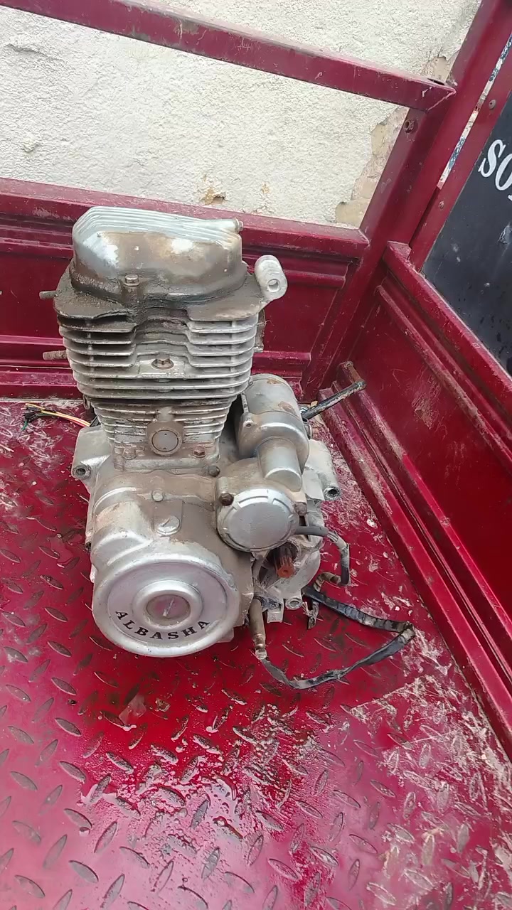 سلام عليكم شباب مكينه للبيع نوع سلطان مديل ٢٠٢١ شغاله سعرها ٧٥ وبيها مجال حك جيه ***********
