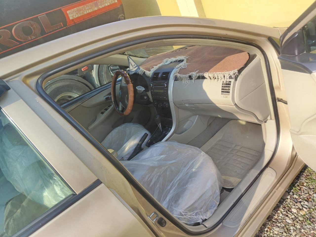 2009كورلا
السونار مرفق بل منشور
خليجي2012
محرك حجم١٦
صدر جديد 
السعر115
قرهم مقدمه٨٠وبل شهر 
***********
