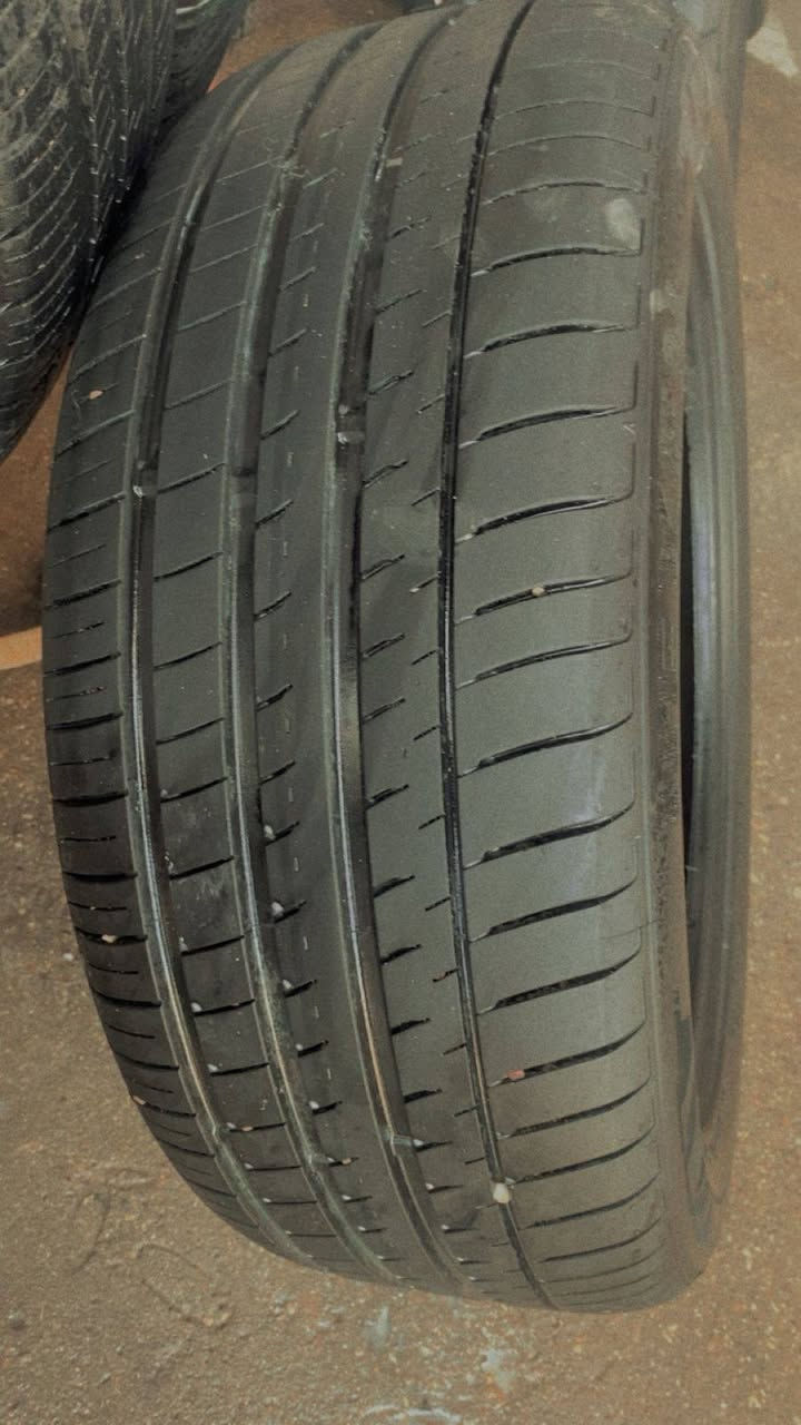 سبورتج توسانوحديث جارجر
تاير جدا نضيف نكسن كوري النقشه الجديده عدد 4وتايرات
لا يحتوي على أي ركعه بنجر
إنتاج 2024
تاير جديد جدا جدا نضيف
العنوان الامين الثانيه شارع الارامل مقابل مجمع الباشا التجاري
يوجد لدينا اكثر القياسات النضيفه 
هاتف ***********
