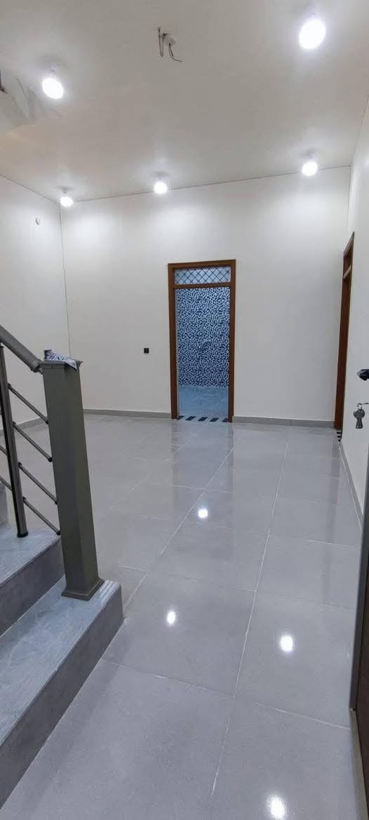 دار للبيع بلسكان الصناعي بحي المهندسين رابع بيت عن الحولي مال البو فياض مساحته 100 طابق واحد بناء حديث درجه اولى على شارع 15 أو على ساحه الاستفسار أو واتساب ***********
