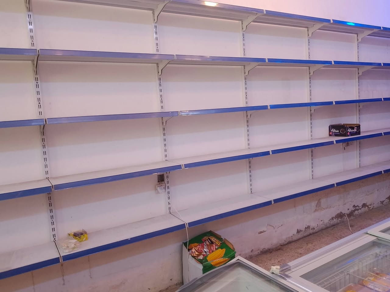 سفينه وسطية ورفوف جداري الشراي يتصل العنوان بغداد واكو توصيل ***********
