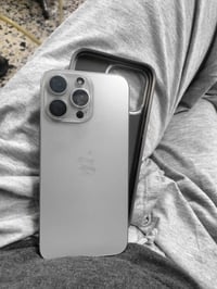 15برو ماكس ماستر  ذاكره256  بطاريه90 مشحون220مره رقمي 07719429264 مكان...