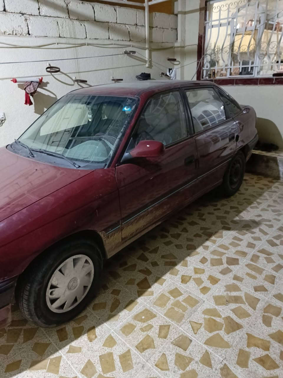 سيارة للبيع إستر أوبل موديل ١٩٩٣ السعر ٤٨ ورقة بي مجال باسمي سيارة الموصل الرشيداية رقم ***********
