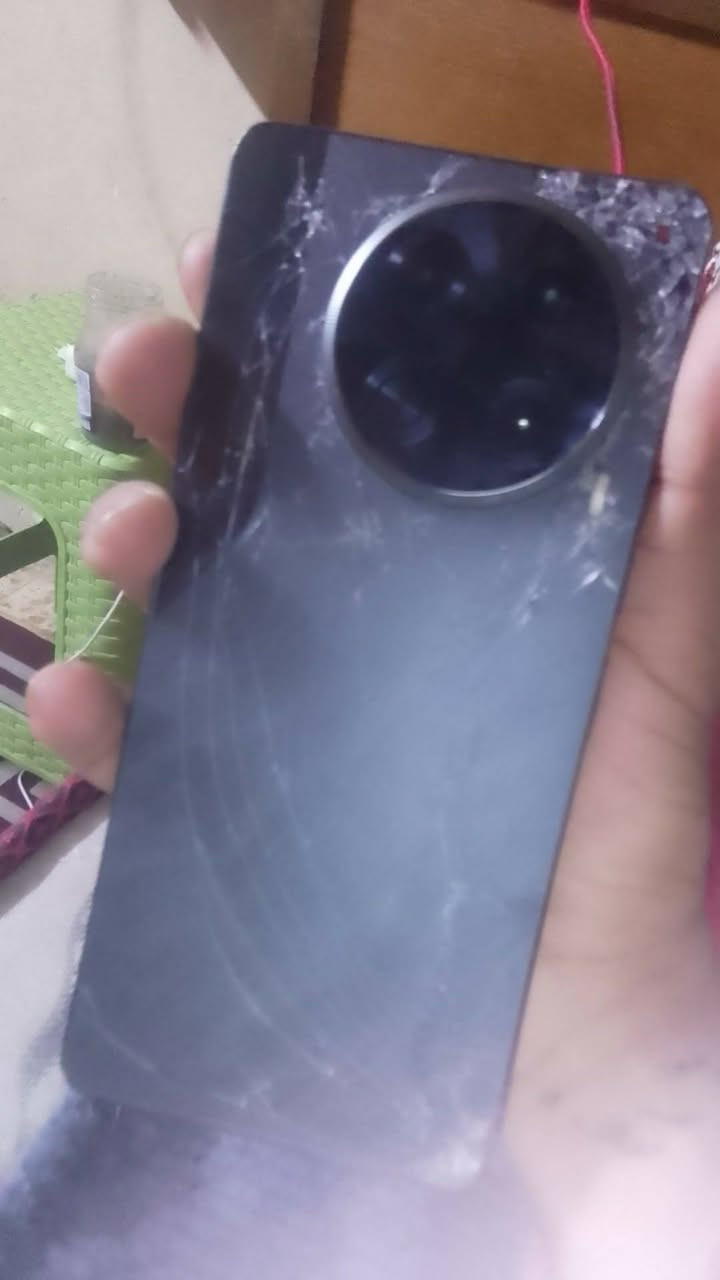 سلام عليكم مبايل لبيع ما مبدل بي شي. شاشه نكسرت طاح مني وضههر هم مكسور مابي شي يشتغل صالي شهر مطلعه من شركه بس طاح مني ونكسر وياه كارتونه وشاحنه اصليه وسماعات ملحقاته كاملات سعر 90 وبي مجال قليل


**إذا كنت صاحب هذا الإعلان وتريد حذفه لأي سبب، رجاءا أرسل رسالة إلى الدعم الفني**