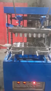 أكواب قهوة • ١٠٠٠ كوب/شفت • تتحمل ٣٠ دقيقة