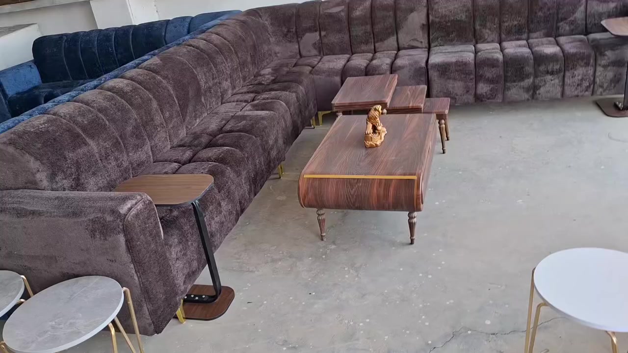 اسلام عليكم ديوان 11مقعد جديد غير مستعمل تسكام  بلوك اسود سفنج مميز اقماش خاولي شغل درجا اولى الحمزة الغربي واكو توصيل ***********
