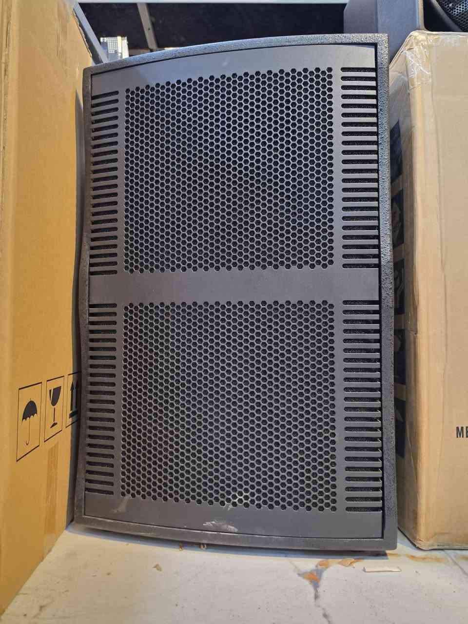 ار سي اف RCF V35 بقوة 1000 واط
#كارتون ب650 الف 
#سوق_الشيوخ ***********
