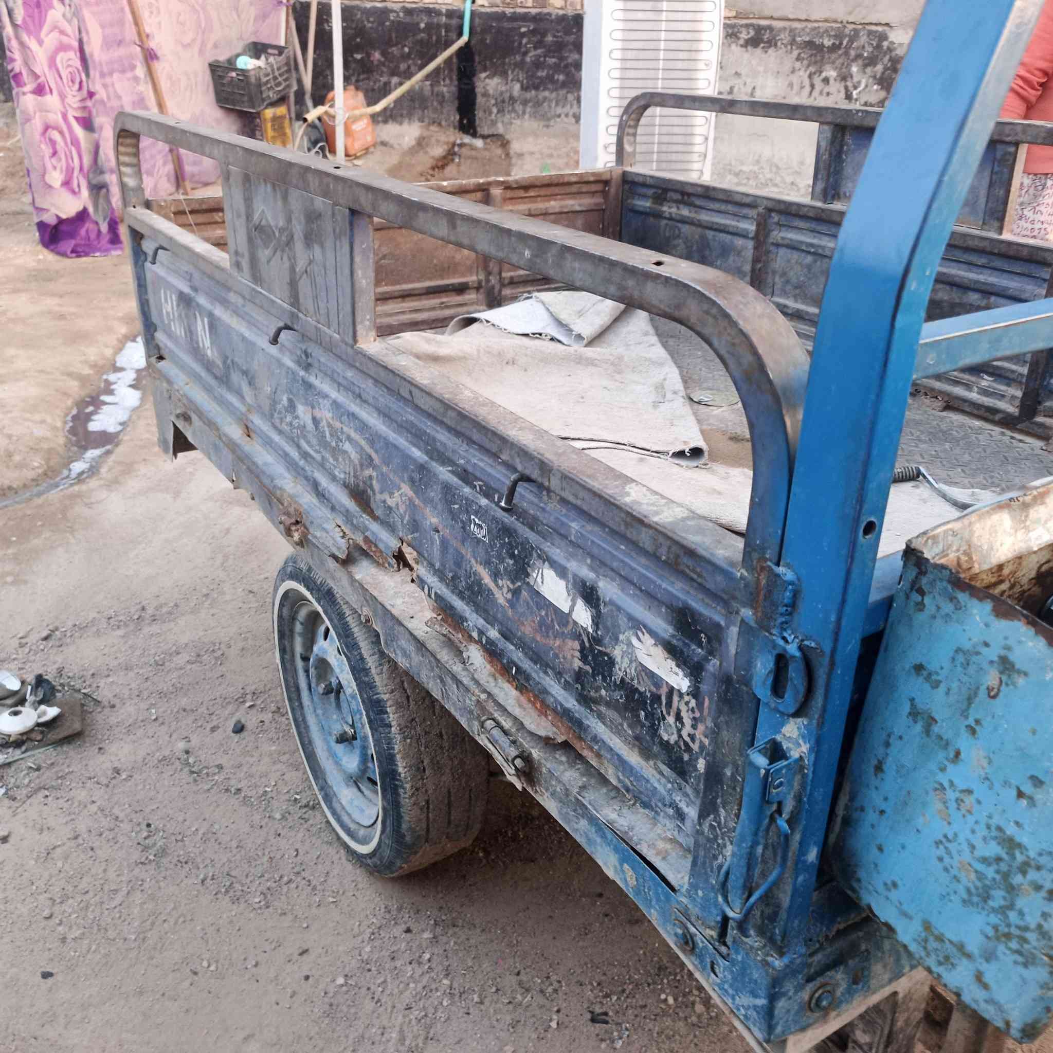 ستوته للبيع العنوان ما الحق النداء السعر 650 اوراق ديوانيه الرقبه طاقه وملحومه***********
