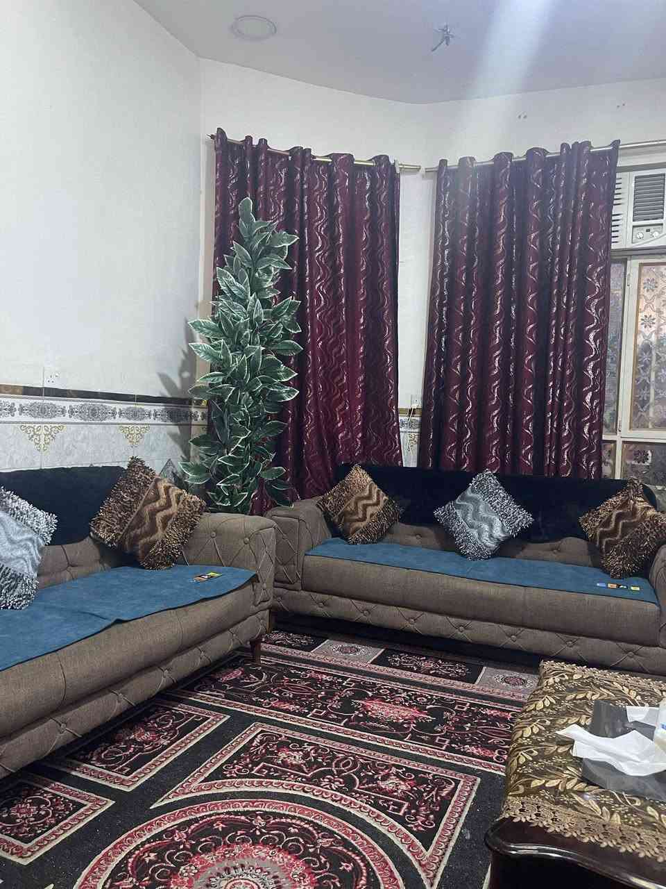 تم تنزيل السعر الى ٩٢ مليون بسبب ظرف طارئ
دار زراعي طابقين سند ٢٥
المساحة ٧٢ متر
الطابق الاول استقبال ومطبخ وحولي وصحيات
الطابق الثاني غرفتين وبيها صحيات
بناء مسلح سنة ٢٠٢٠
الموقع البلديات خلف شارع المصرف 
قرب اسواق سيف 

***********
للتواصل واتس اب او اتصال موجود
ويرهم بالاقساط تدفع ٨٥ والباقي تسديد
