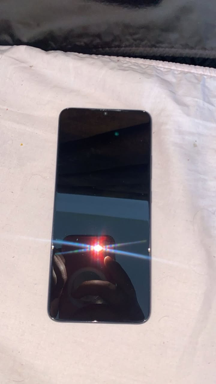 للبيع جهاز انفنكس ذاكره 64G
جديد مستخدم اقل الشهر كارتونته موجوده 
مكاني بغداد الغزالية 
السعر 90 الف  اقبل مراوس 
***********
