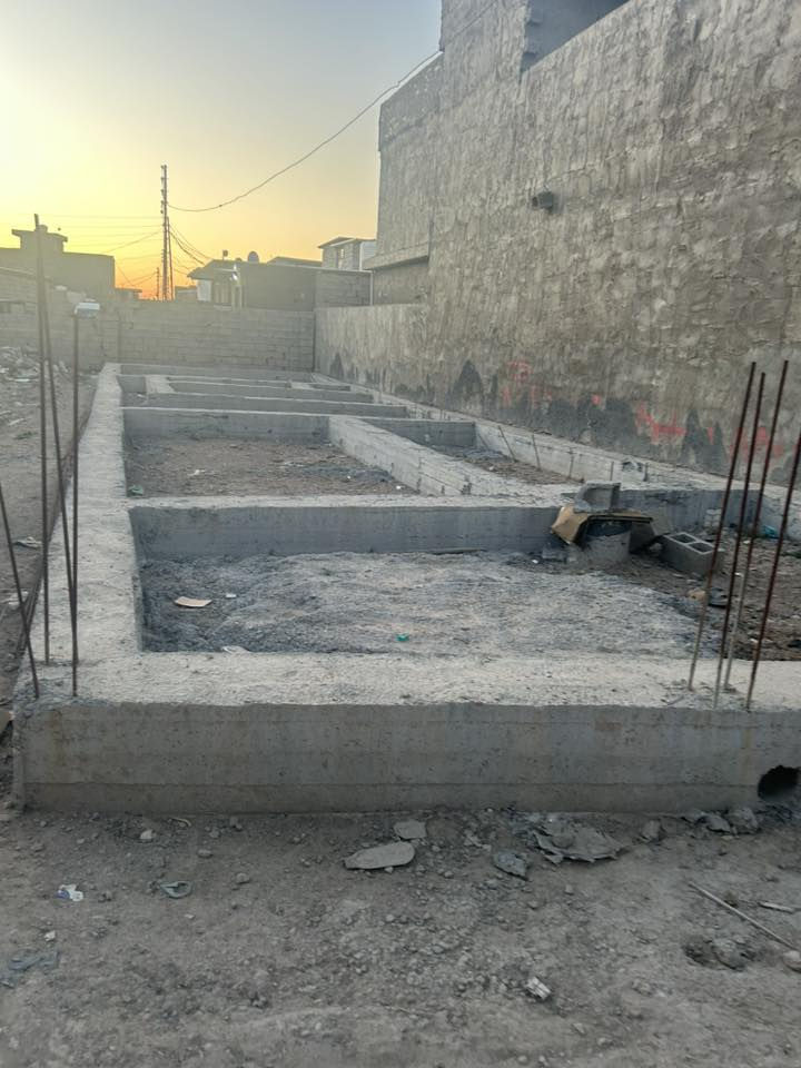 السلام عليكم عندي قطعة ارض قرار ١١٧ الهواشه شارع ابو دوخه بفرع فلافل لبنان من جهه اليمين موقع مميز ماء وكهرباء للبيع قرب الجامع ١٦٠ متر سعر ٢٨ مليون 
***********
