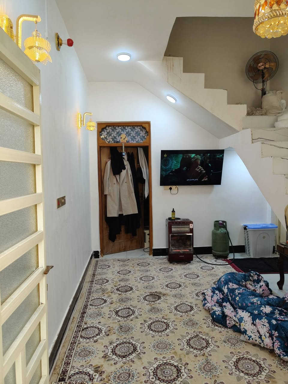 يا الله دار البيع مساحه 50متر بيت يباع مع الاثاث كامل مانقص كلشي عنوان شارع الاصب  335خط الاول شارع 12متر سعر 28وبيه مجال ***********
