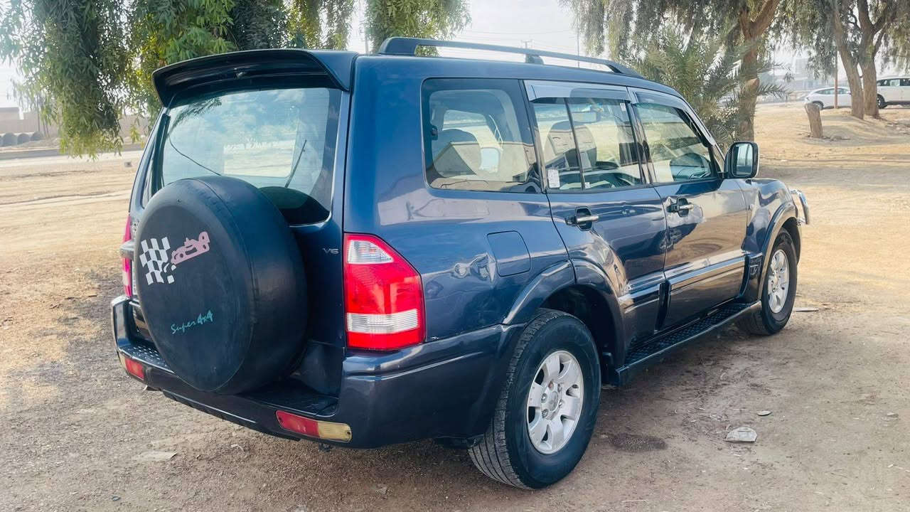 باجيرو 2006 للبيع السعر 100 ورقه وبيه مجال العنوان بغداد ابو غريب ***********
