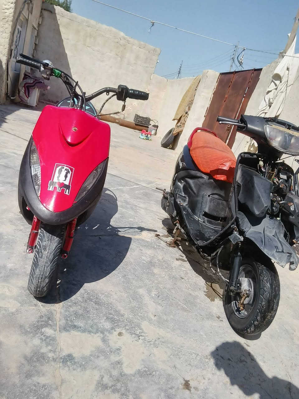 السلام عليكم دراجه ماكس للبيع ودراجه فراشه للبيع كل شيء شغال بيها ما بيهن شيء الفراشه راد لها بس كفرات ماكس حربيه كل شيء شغال بها الماكس حلوه الماكس فراشه كل شيء شغال بيها الالوان بصره زبير هذا رقمي على الواتساب ***********
