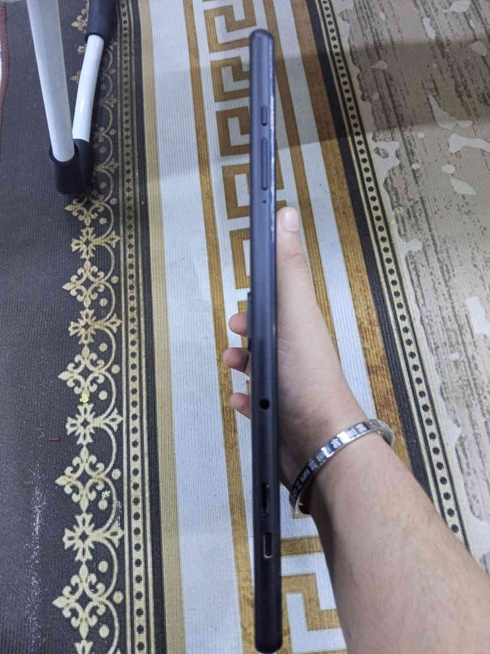 السلام عليكم ايباد نضيف هوا ايباد ويصير تشكل بيه كيبورد الجهاز مشحون بس 7 مرات جديد ذاكرته 128لاتصال علا هاذ الرقم ***********مكاني البصره       السعر175.الطوبه والنخيله
