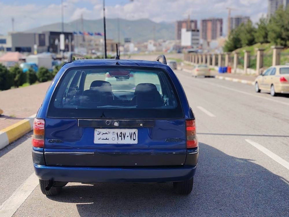 سڵاو ئۆپڵ ئیسترا مۆدێل 1992ئاڕم پلاستیک سلێمانی بەشەرتی ئەوەلیات و موس و بڕاوە نەبێت مەکینە 16قایشپان پاوەر تایەی باشە هیچ مەسرەفی نیە گێڕو مەکینەو تەقەوڕەقە بەشەرت دەعی نیە شانو سەقفی هیچی پێوە نیە بەنزین زۆر کەم ئەخوات ماڵی دۆستە ژ.م0770227 9864 سعر 28گەڵا *********** ئەگەر مشتەریت تێل بکە تکایە مەسج مەنێرن السليمانية, العراق
