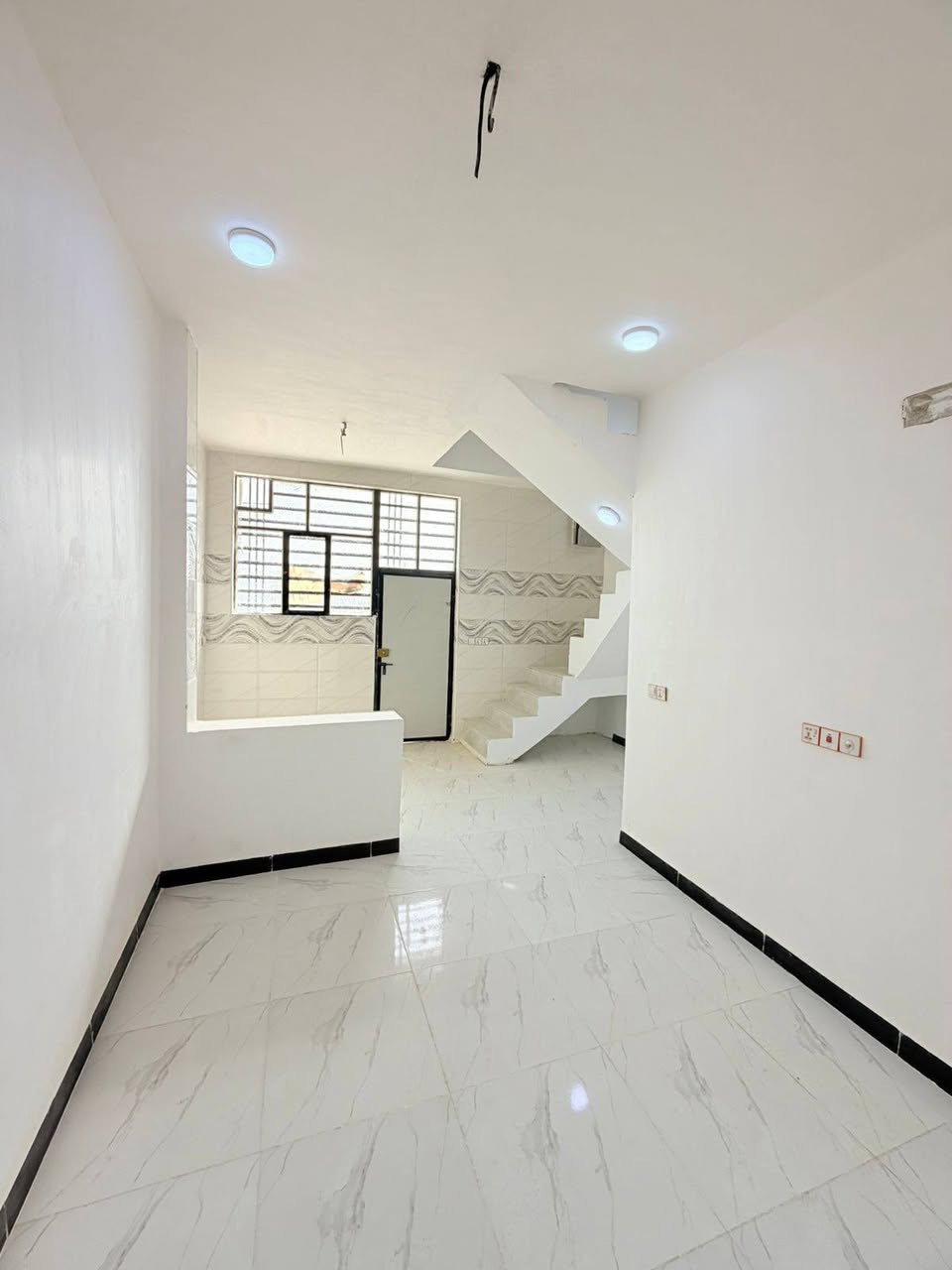 بيت للبيع 50م حي ميسان خلف سكله الكرعاوي السعر 26 بناء حديث غير مسكون *********** واتساب +📞
