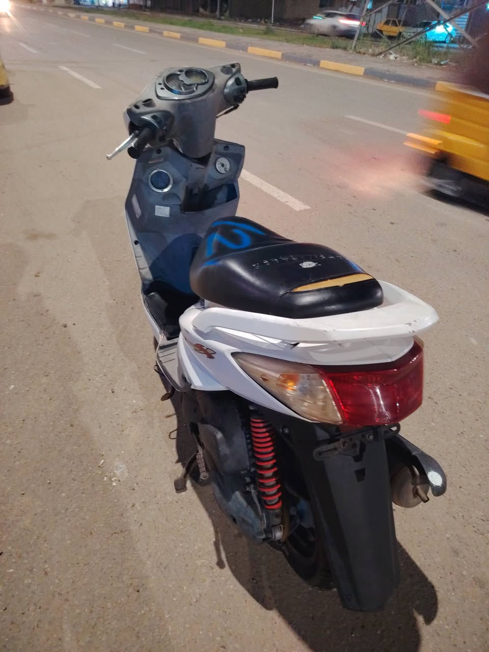 سكنس فحل كابريتر للبيع الدراجة جديدة بمعنى الكلمة كلها ختم واحد نازلة من الرمبة شهر١٢يوم٨ وموجود وصل المعرض  مكاني بغداد قرب جسر الدولعي ***********
