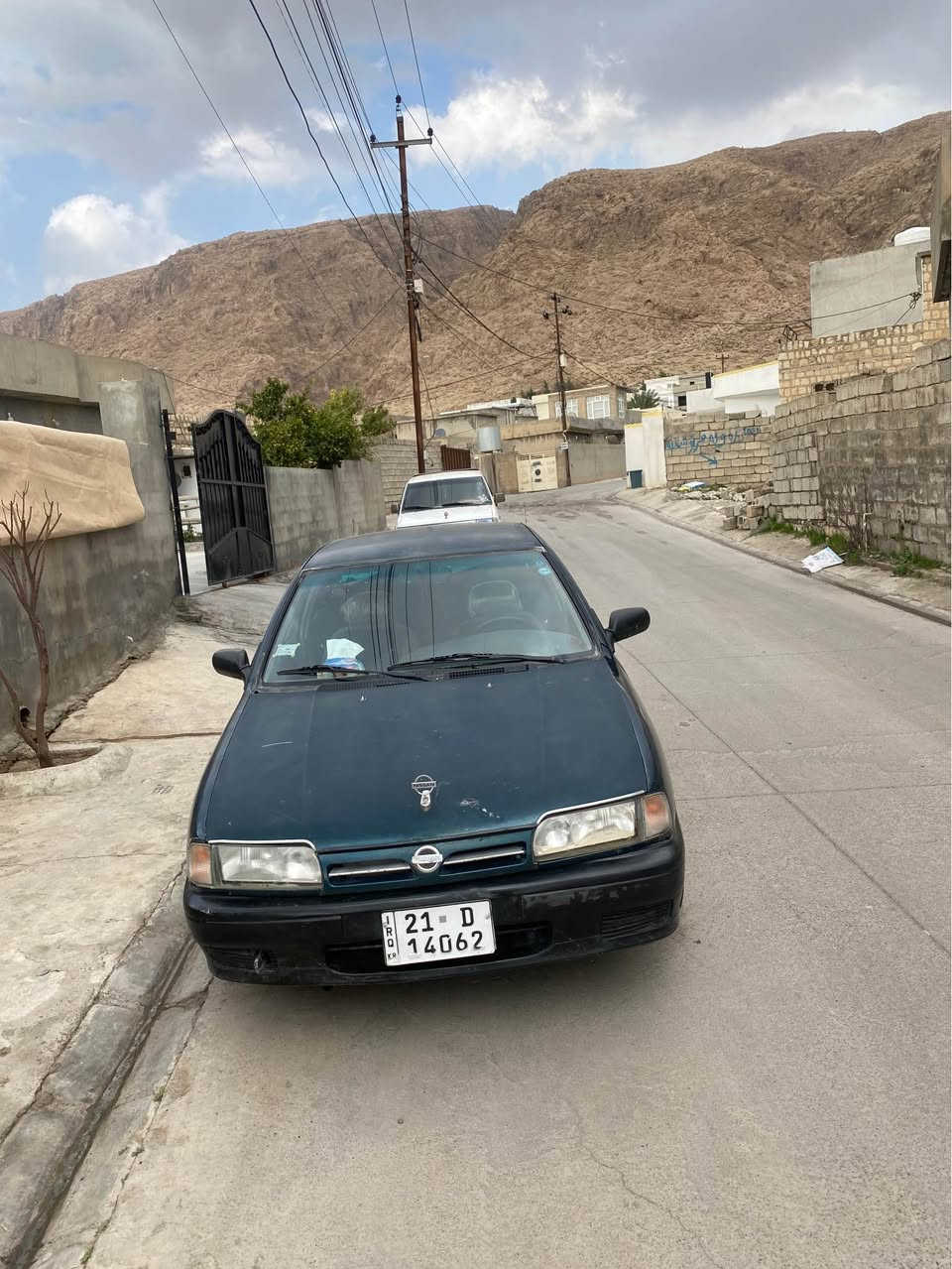 نیسان پلیمەر
مۆدیل 1995
ڕەقەم سلێمانی 
مەکینە بەخ 
گێڕو مەکینەو هەموو گیانی بەشەرتە 
تەبرید ساردو گەرم 
٤تایەی نوێی لەسەرە رەقەمو سەنەوی تا 2030نوێیە 
یەک دینار غرامەی لەسەر نیە هەزەی نوێیە 
سەیارەکە زۆر زۆر خاوێن مایتەوە توندو تۆلە  کارەبایەتی و هەموو شتی بەشەرت 
گۆرینەوەش دەکەم بە شتەک بە دلم بی  
ژ.م***********
whatsapp viber 
هەردووکی لەسەرە Singapore
