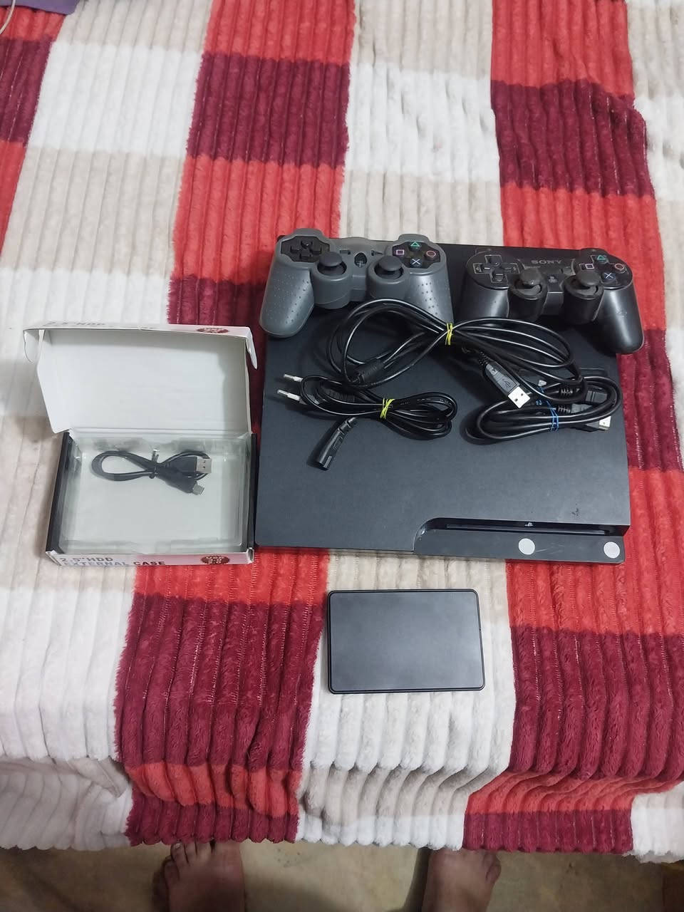 سلام عليكم اخوان للبيع بلي3جديد لك وياه هارد مساحه مال هارد٥٠٠ ومتروس العاب وياه ملحقاته كامل سعره ويه هارد ١٦٠ الف مكاني بغداد الشعله هاتف ***********
