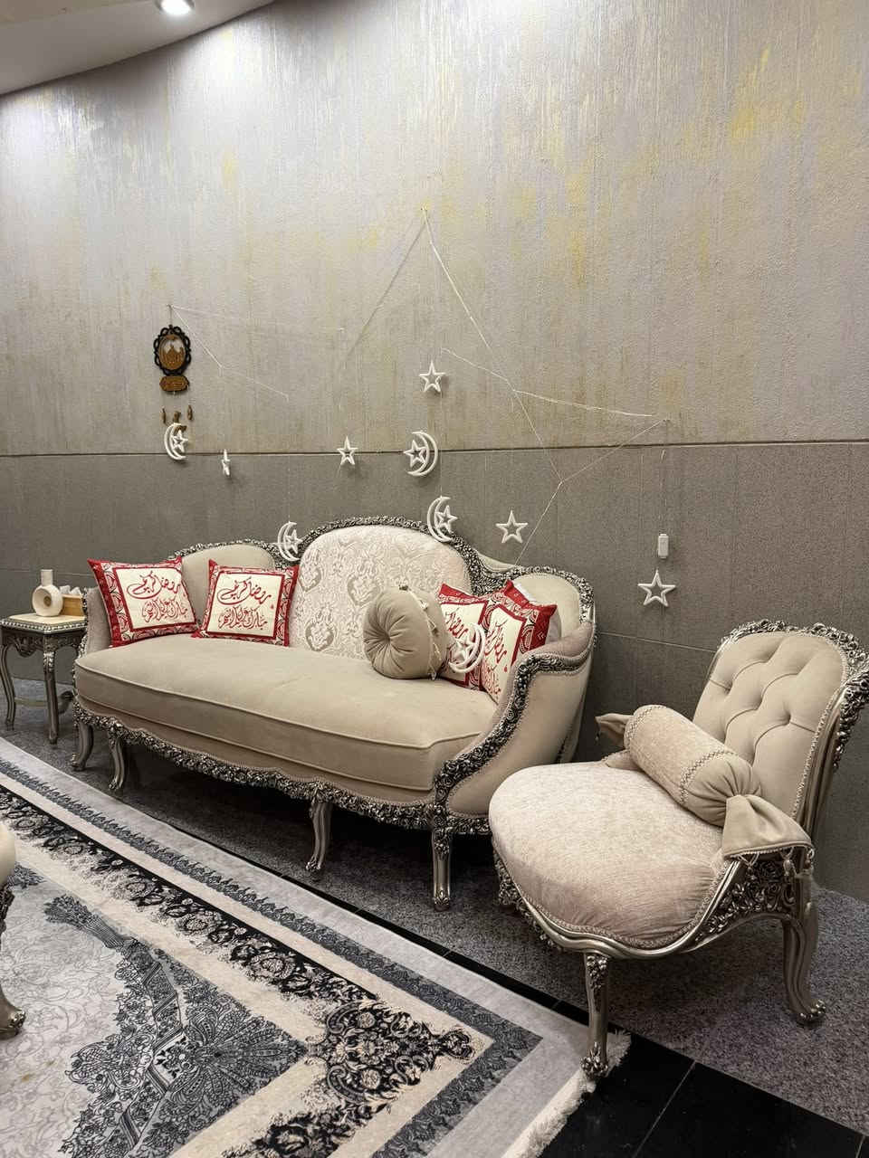 سلام عليكم
تخم ١٠ مقاعد 
مصري شغله درجة أولى 
ستخدام قليل نضافه ٩٠/١٠٠
سعره مليون و٨٥٠  بي مجال بسيط 
عنواني بلديات ***********
غير متواجد على فيس
