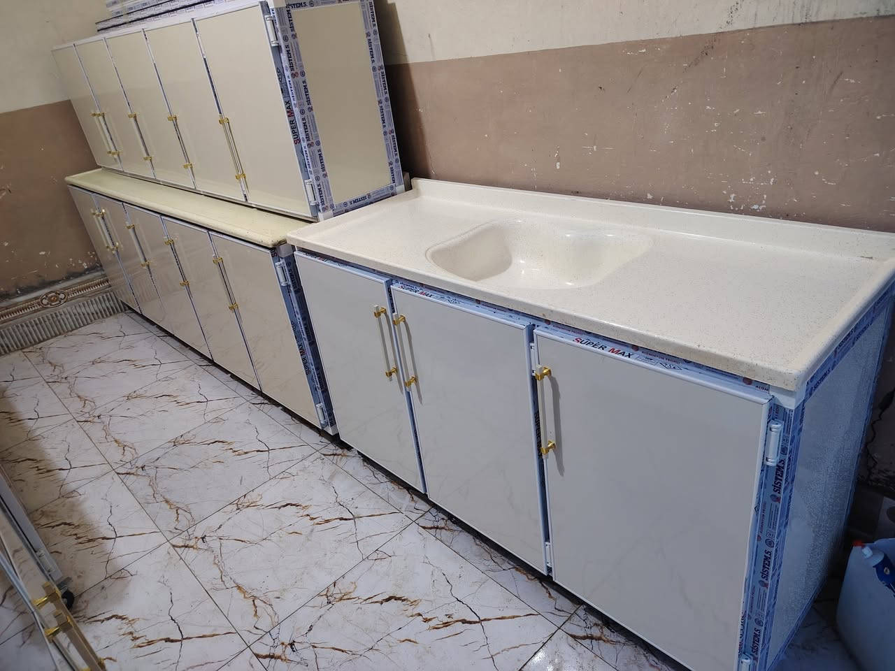 كاونترات جديد غير مستخدم تسكام أو اكو مستخدم البيع مكان عل شط يم فرع السيد غازي أو منطقة الكربلا ئي يم المسبح عفك الاستفسار اوتتصل *********** اوحتى العنده مراوس أو بيع چنه حاضرين
