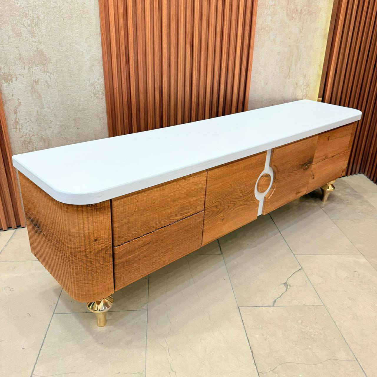 ميز بلازما قياس 160 سم 
ارتفاع 50 سم 
عمق 35 سم


**إذا كنت صاحب هذا الإعلان وتريد حذفه لأي سبب، رجاءا أرسل رسالة إلى الدعم الفني**