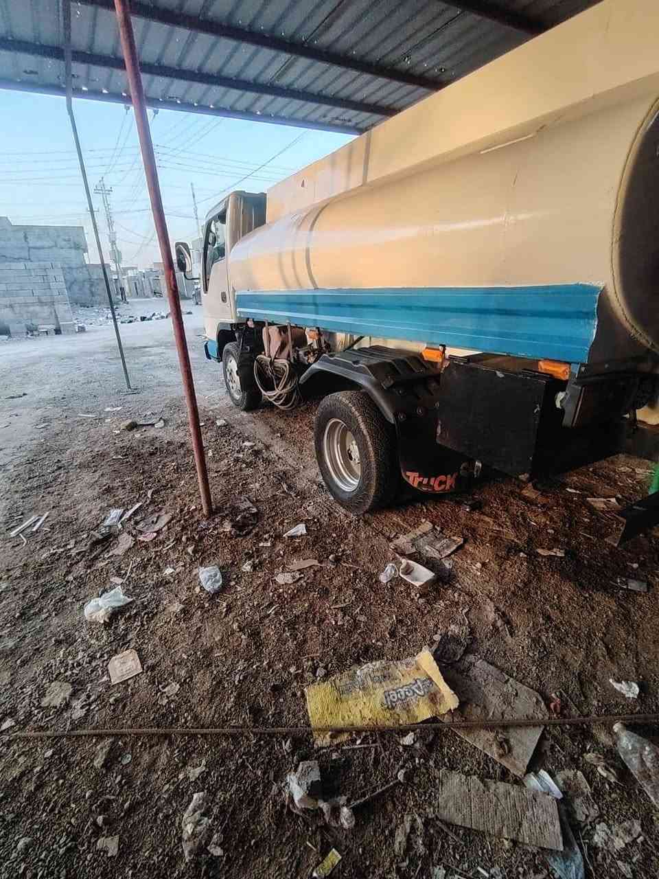 السلام عليكم تنكر ماي ازوزه للبيع حموله 4 وربع رقم انشائيه تخم تاير مكينه وكير واكسل خير من الله مكاني بصره ابي الخصيب الستفسار *********** السعر 85 وبيهه مجال بسيط
