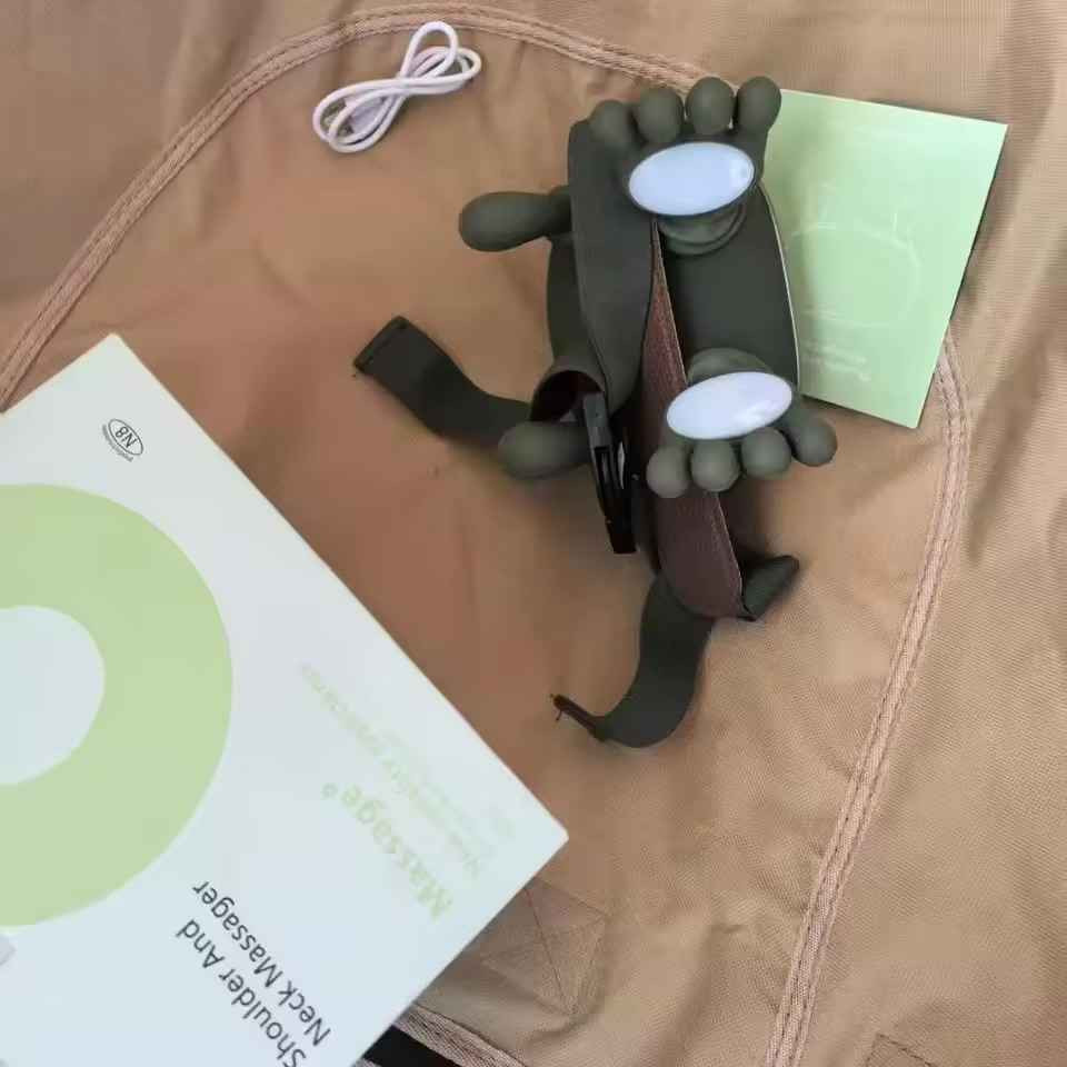 جهاز مساج ذكي للرقبة والكتفين، مصمم بشكل فريد يشبه "اليد البشرية" أو "الأصابع" لتوفير تدليك عميق ومحاكاة للتدليك اليدوي. 

تصميم حيوي (Bionic): يتميز برؤوس مساج تشبه شكل اليد بـ 4 أصابع، مما يساعده على التكيف مع شكل الرقبة والكتفين بدقة.
خاصية التدفئة: يدعم الجهاز وظيفة التدليك الحراري (الأشعة تحت الحمراء) بغداد, العراق


**إذا كنت صاحب هذا الإعلان وتريد حذفه لأي سبب، رجاءا أرسل رسالة إلى الدعم الفني**