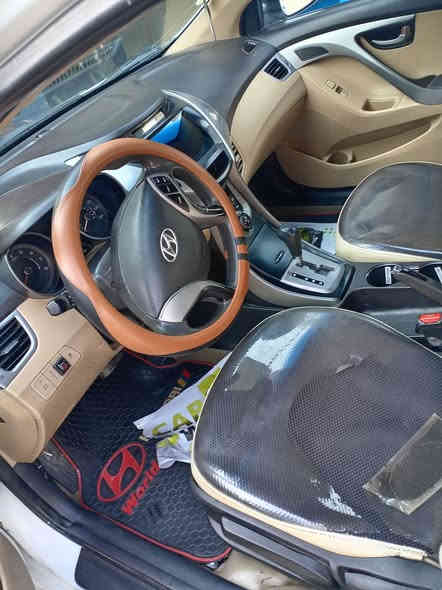 النترا وارد أمريكي
2013بسمي محرك 2000
حادث أمريكي بس بابين
و بيه تقشر قليل بل قماره و تقشر بل صندوق
و مكانت صبغ قليل ***********مكان بغداد جديده السعر 95
