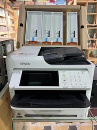 للبيع طابعة ابسون 5890 جديدة كلش قبل سبوع مشتريهة  07732610370