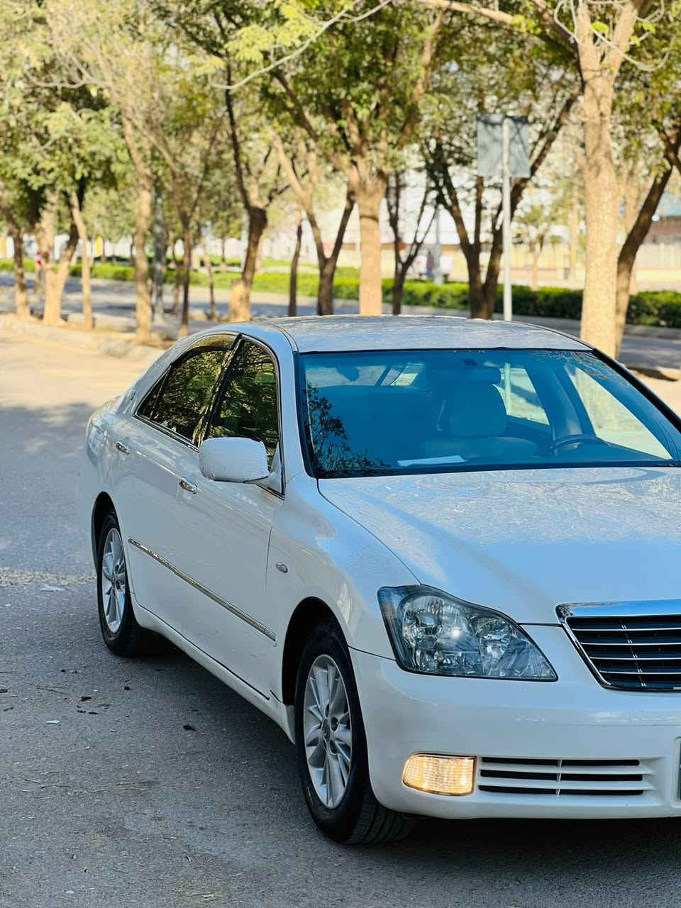 سالاوی خوا لە هە موولایە
شاهینە موس گەورە بە گەورە ١٨٢   فولە تەنها سلایتو جلد نیە 
٣ دوگمە پەردە سەلاجەو مەرکەزی  زور تازەو تندوو تولە
٤ ویلو تایەی لوک لوکی لە ژیرە 
یەک پارچەی اوروپای بویاخە سونەرم دا ناوە  سعری ٦٤ معامەلە گورینوش اکەم  ***********
