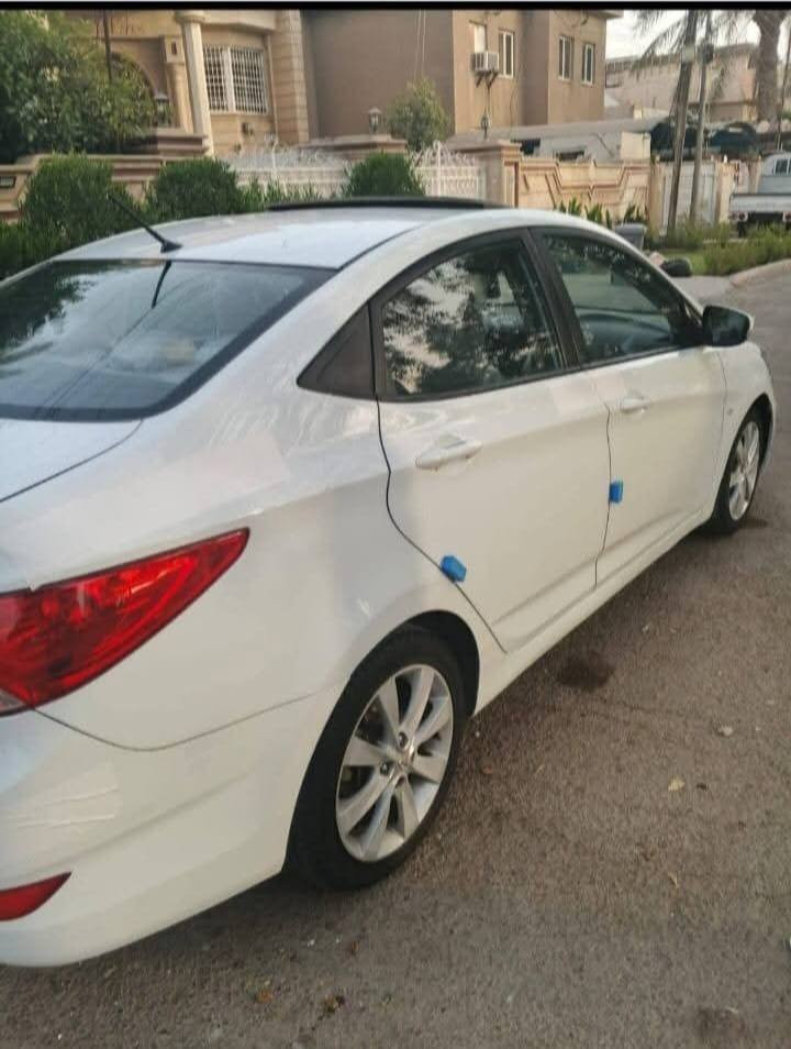 اكسنت موديل 2012 بلو فول مواصفات رقم بغداد الألماني بااسمي بيها هلال خلفي صبغ  3 قطع مبدلات بلادي ابيض بدون صبغ كير محرك مكفول تبريد شغال ماشيه 97 /الرقم ***********  سعرها 95 وبيها مجال مكان سياره بغداد دوره
