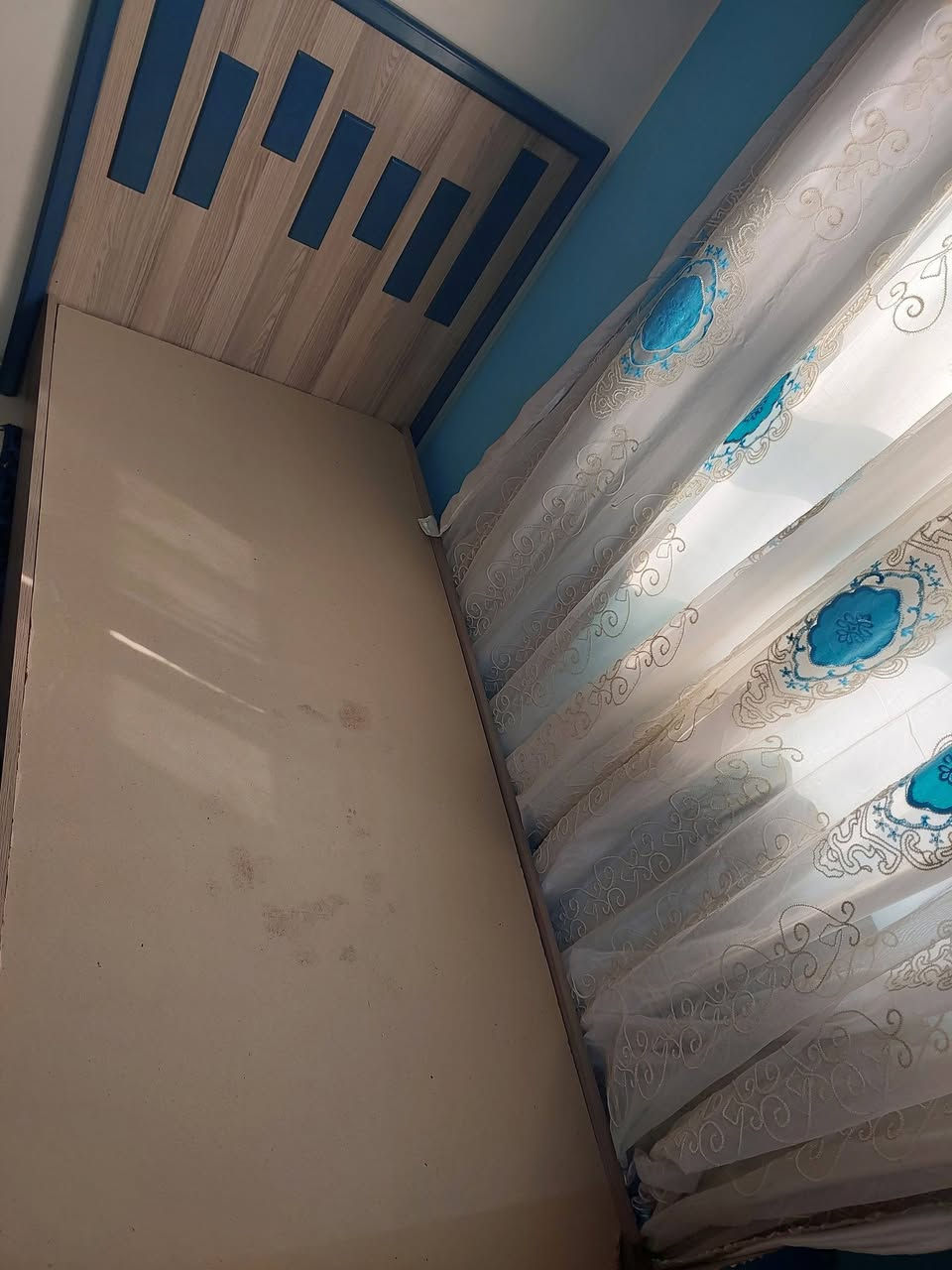 السلام عليكم
سرير مثل ما بالصورة خشب قوي تكمه
سعر ١٠٠


**إذا كنت صاحب هذا الإعلان وتريد حذفه لأي سبب، رجاءا أرسل رسالة إلى الدعم الفني**