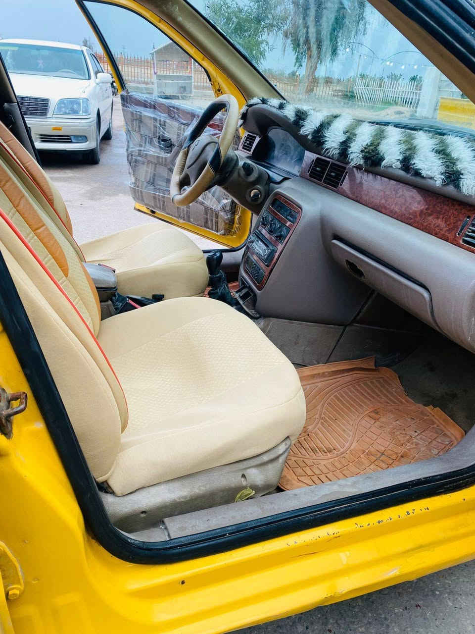 سلام عليكم سمند موديل12سنويه مجددل 28  بديهه مكفول من خياس وضربه وصبغ كير مكفول كهربائيات كلهه شغاله تبريد ويه سويج لايت زنون تخم تاير جديد حداديه جديده غرفتهه جديده سياره خير من الله مكاني بصره قرنة سعرها24 شراي يتصل  ***********
