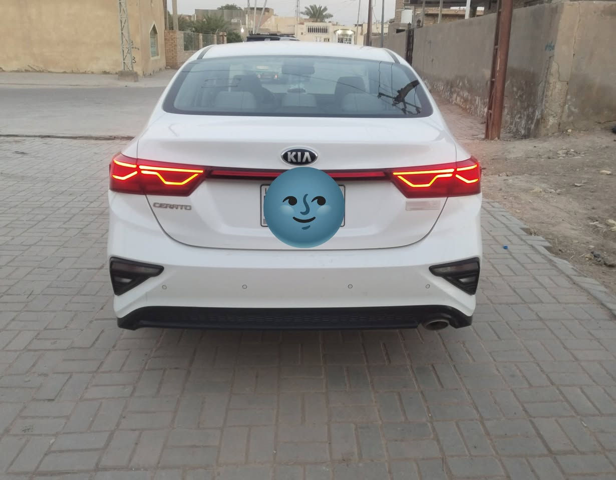 سلام عليكم كيا سيراتو خليجي مديل 19كفاله  فول موصفات بصمه تشغيل عن بعد رقم بغداد  مكينه 1600 مامفتوحه كير حداديه تبريد ثلج شرط مكفولات ماشيه ٩٣  سعر 150 وبيه مجال هاذه رقم الهاتف ***********
