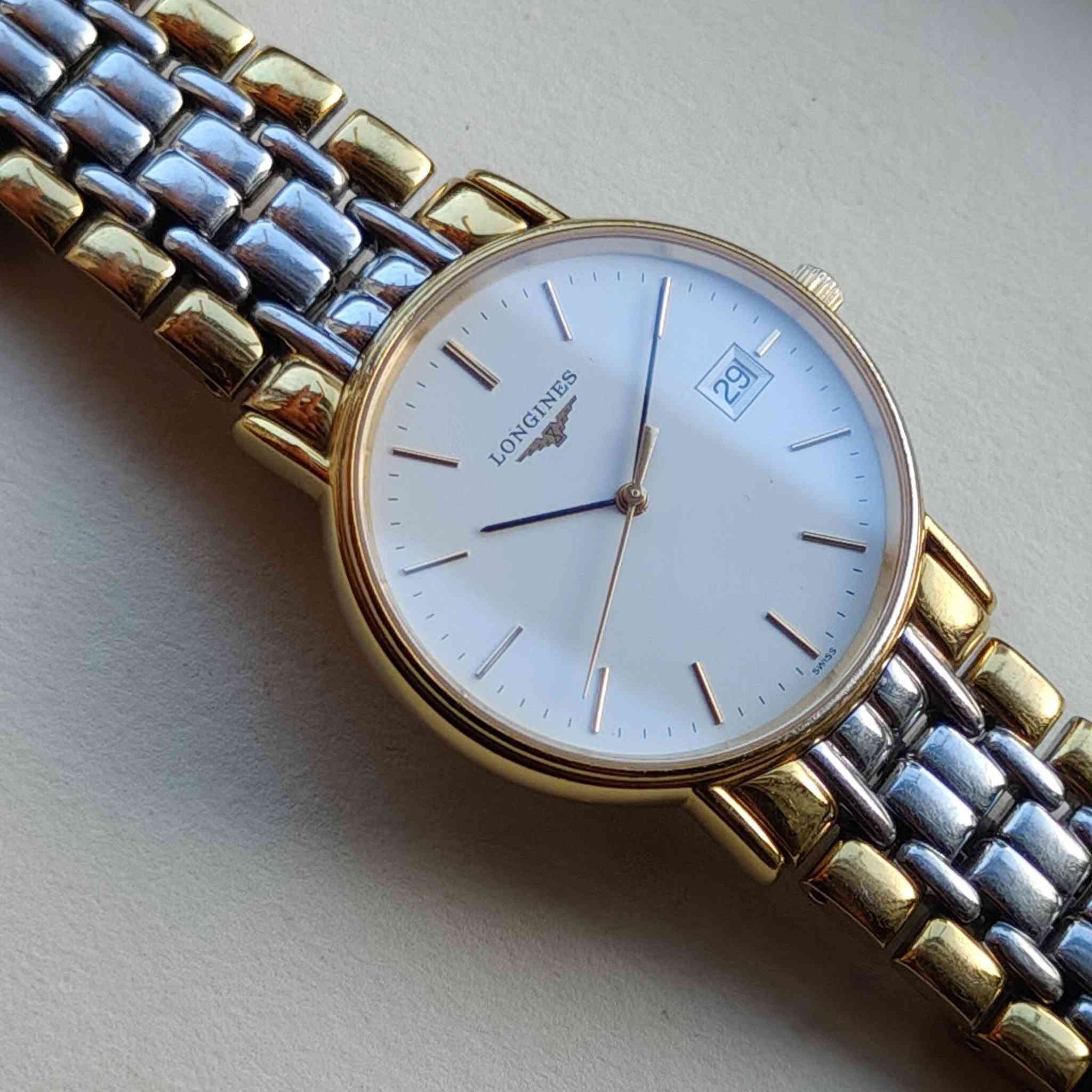 Longines La Grande
لونجين لاغاندي . كوارتز
القطر ...33"
 إنتاج 1990
مخزن كالجديد بالعلبة الأصلية 

السعر 385$


**إذا كنت صاحب هذا الإعلان وتريد حذفه لأي سبب، رجاءا أرسل رسالة إلى الدعم الفني**
