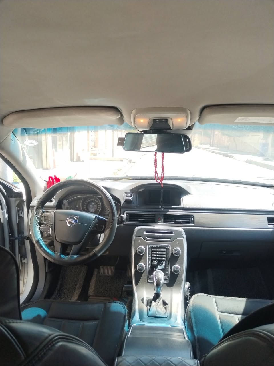 سياره فالفو ستيشن
v70 فول مواصفات
موديل 2015 باسم صاحبها الشرعي
رقم دهوك شرط لا صرف ولا نفخ
تحويلها مباشر  رقم موبايلي
***********
