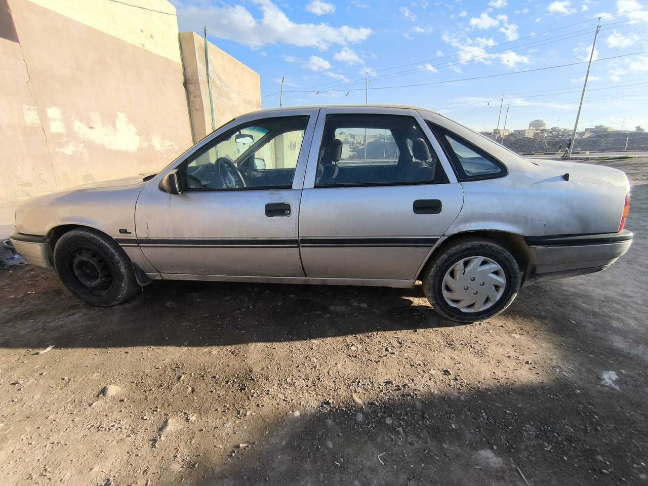 فكترا حجم 20اللبيع السعر 30ورقه وبيهه مجال الاتصال برقم
*********** المكان الموصل لايمن
