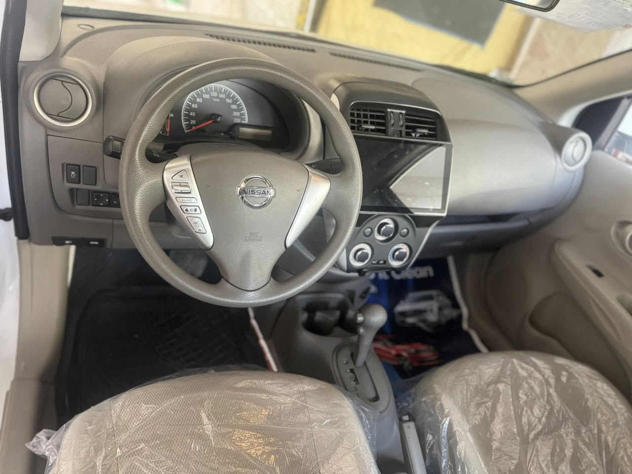 نيسان سني البيع موديل ٢٠٢٤ رقم بغداد باسمي شركه السور مكفوله سعرها ١٣٢هندي ***********
