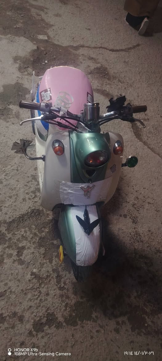 سلام عليكم دراجه 60 مصريه للبيع الدراجه كلش نضيفه احلى من الصور السعر 250او بيه مجال هواي مستعجل على بيعته غير متواجد عل فيس *********** بي واتساب واني خادم
