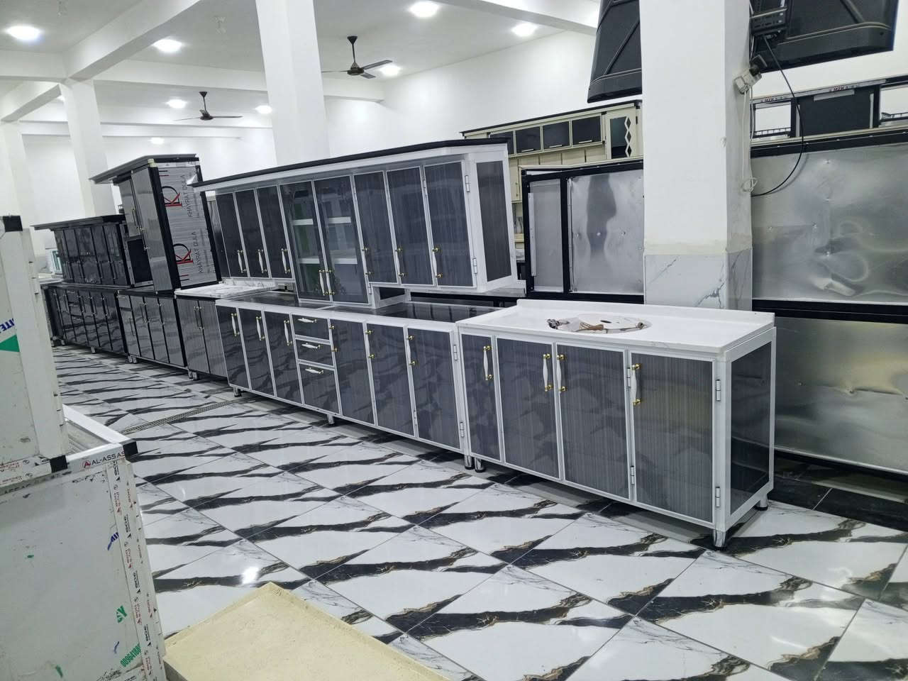 شهاب · العنوان مغربة شيشان ثانيه قرب صيدليه الواحه  ***********
