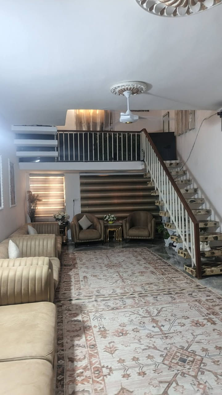سلام عليكم قطعه ارض مساحة ٩٥٠ متر طابو ملك صرف
تحتوي على بيتين 
البيت الاول يحتوي على ٥غرف نوم 
استقبال ومطبخ
حمامات عدد ٣
البيت الثاني يحتوي على
٤غرف نوم 
استقبال ومطبخ وصالة
حمامات عدد ٢
ثاني قطعه عن الشارع العام
المداىن قرب جامع سيد علي
للاستفسار الاتصال على
***********
