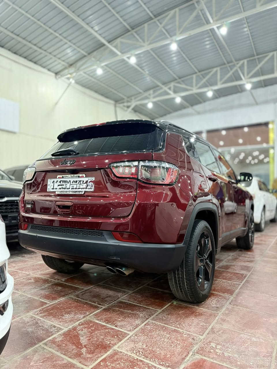 السلام عليكم جيب كومباس موديل ٢٠٢١ تو كلر السياره حادثه جاملغ من فوك وحافه البنيد بيه فقط قطعتين مصبوغه فول عدى البانوراما  لون مميز وكل نقص مابيه باسمي رقم بغداد  ورقم الجديد وهزه كامله  وموضحه صور السياره داخل المنشور 
رقم الهاتف : ***********
